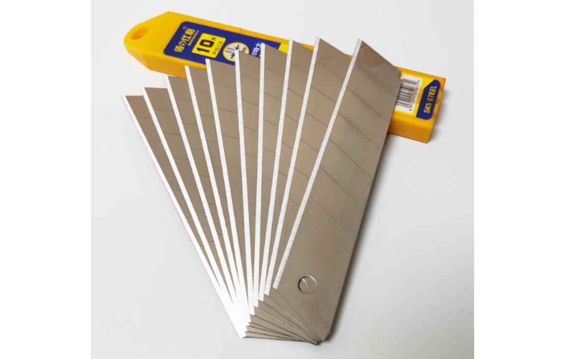 125 x 25 x 0.7mm High Carbon Steel Heavy-Duty Snap-Off Utility Knife Blades, 7-Segment Replacement Cutter Blades 125 x 25 x 0.7mm High Carbon Steel Heavy-Duty Snap-Off Utility Knife Blades, 7-Segment Replacement Cutter Blades